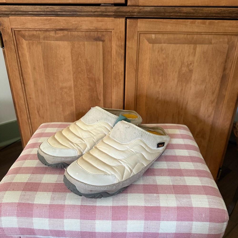 teva re-ember slip on